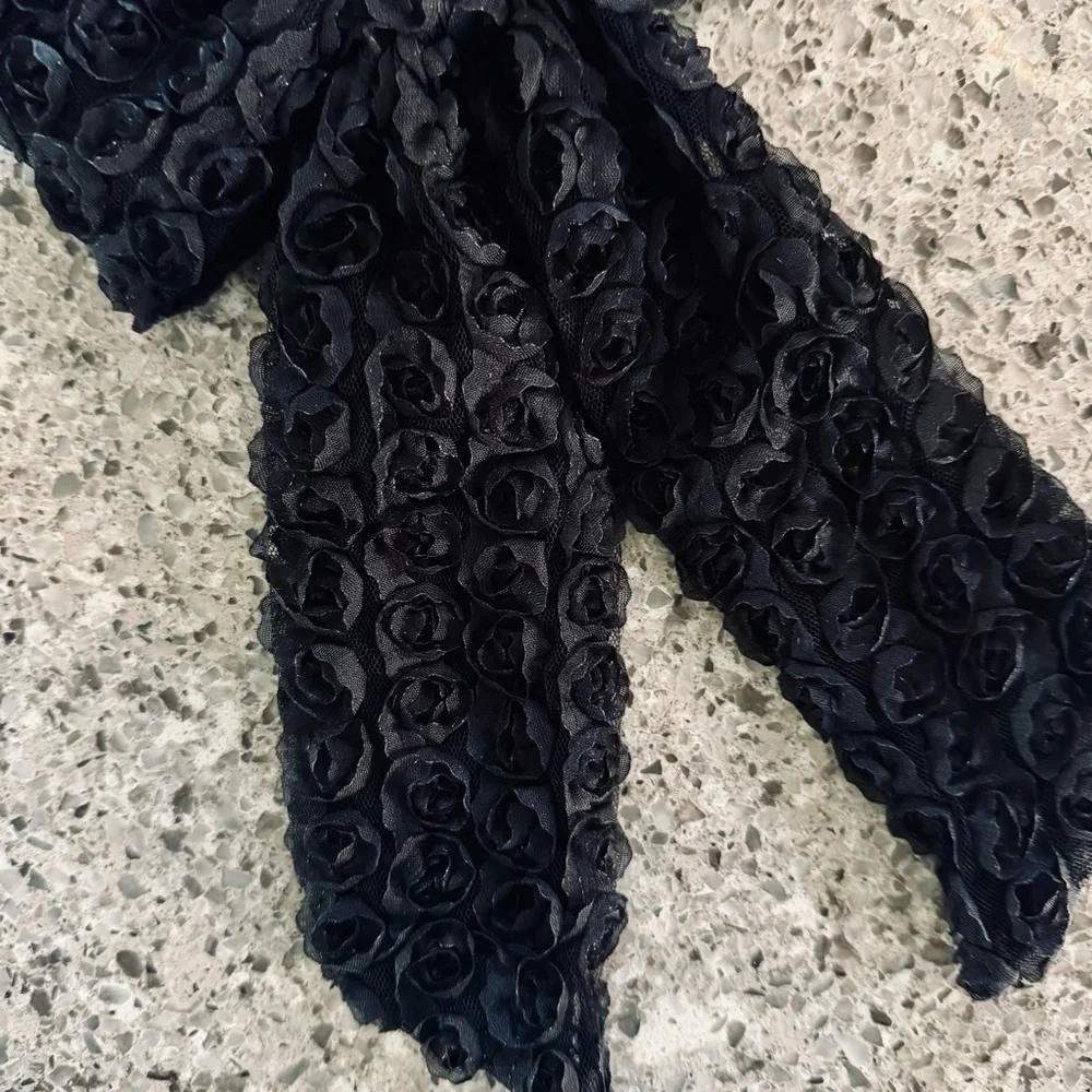 Elegant Silver and Black Hair Bows - EUC 🎀✨